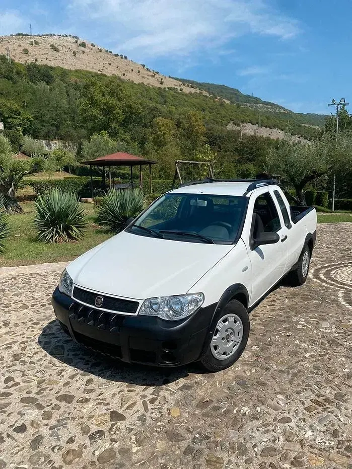 Usata Fiat Strada 84 CV (61 kW) 2010 Pick-up