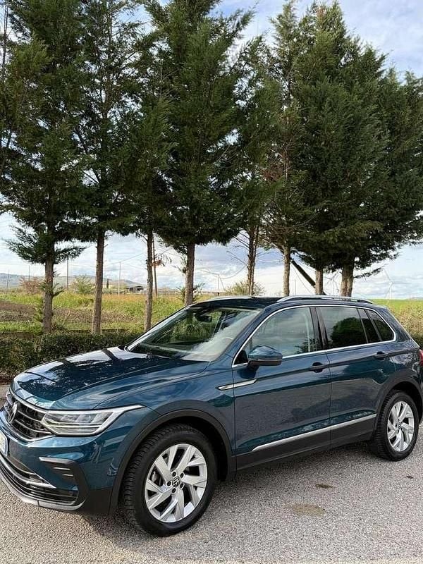 Blu/azzurro Usata 2021 VW Tiguan Life SUV | 25.500 € (Buon prezzo) - Immagine 1/4