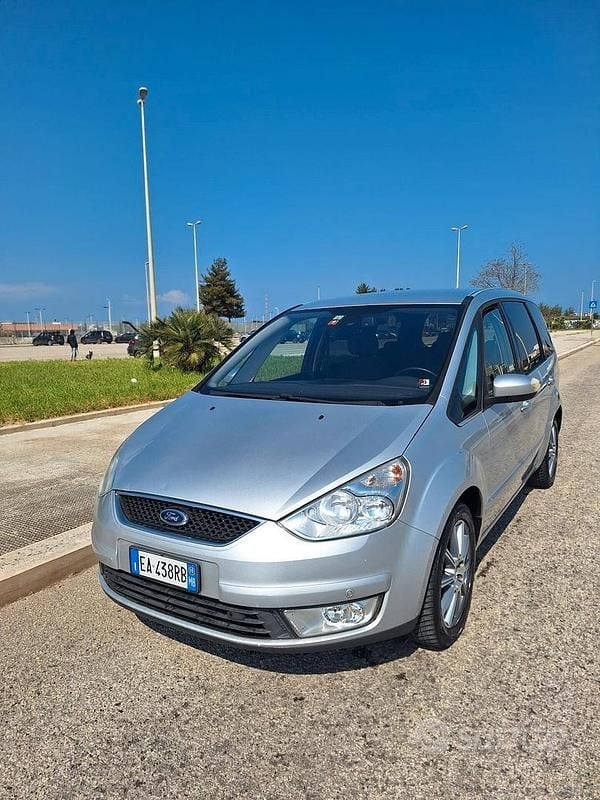 Usata Ford Galaxy Titanium 140 CV (102 kW) 2010 Grigio Monovolume