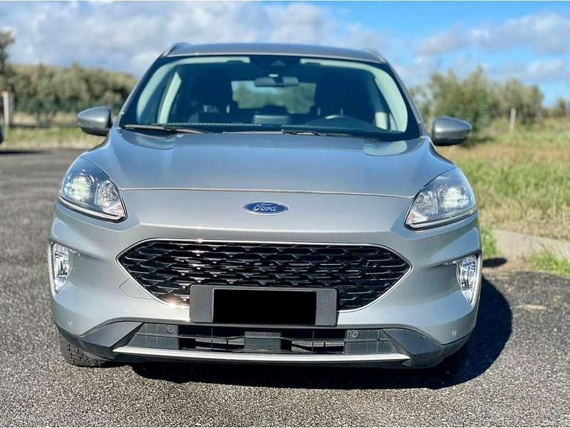 Usata Ford Kuga Business Edition 120 CV (88 kW) 2021 Argento SUV