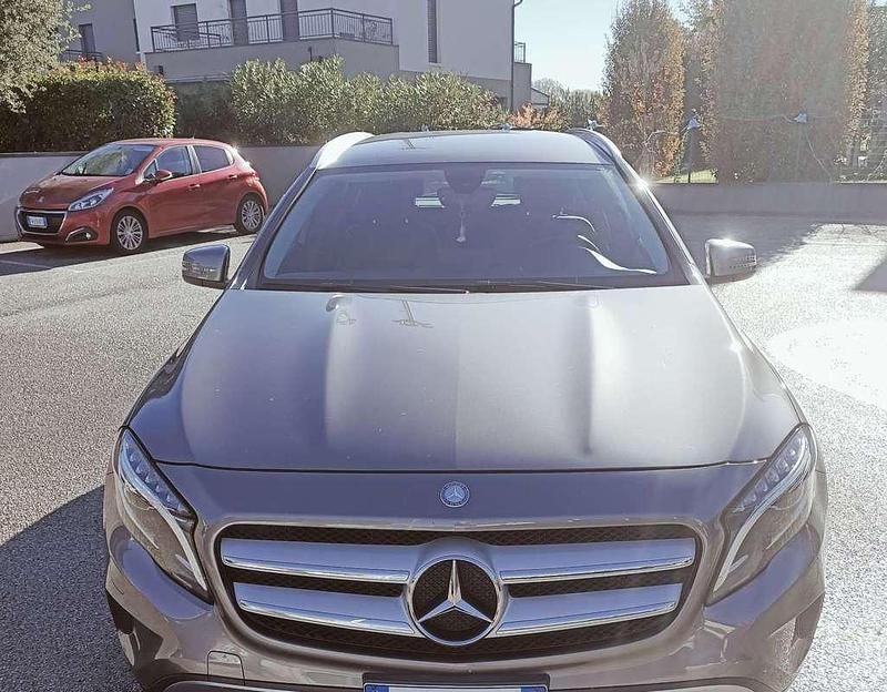 Usata Mercedes GLA200 136 CV (100 kW) 2017 SUV