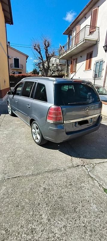 Usata Opel Zafira 120 CV (88 kW) 2006 Grigio Monovolume