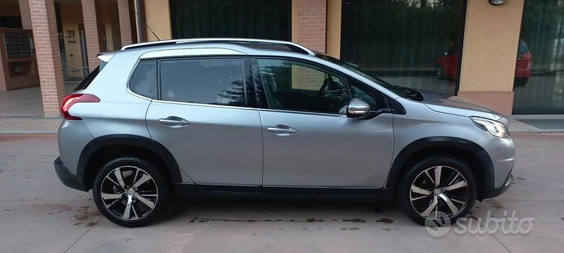 Usata Peugeot 2008 Allure 119 CV (87 kW) 2017 Grigio SUV