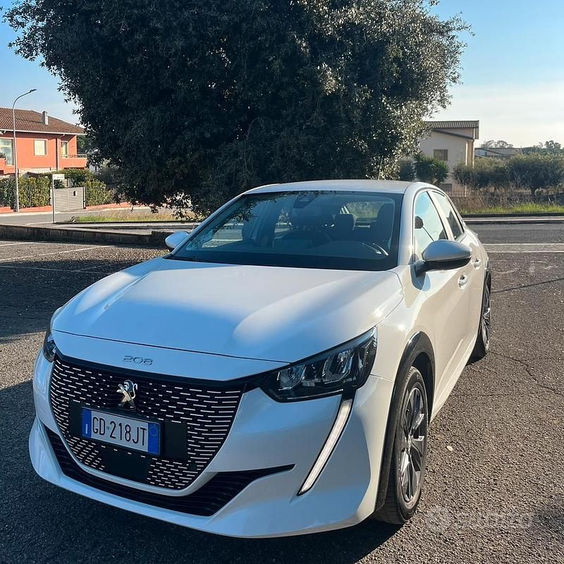 Usata 2021 Peugeot e-208 Due volumi | 13.500 € - Immagine 1/4