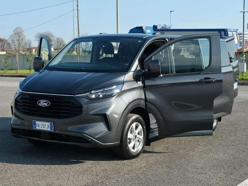 Usata Ford Transit Custom 150 CV (110 kW) 2025 Grigio titanium Monovolume