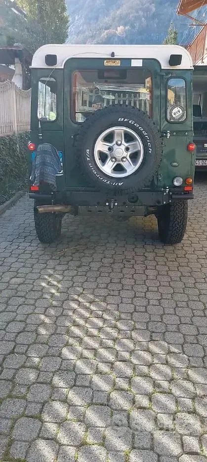 Usata Land Rover Defender 86 CV (63 kW) 2003 Verde SUV