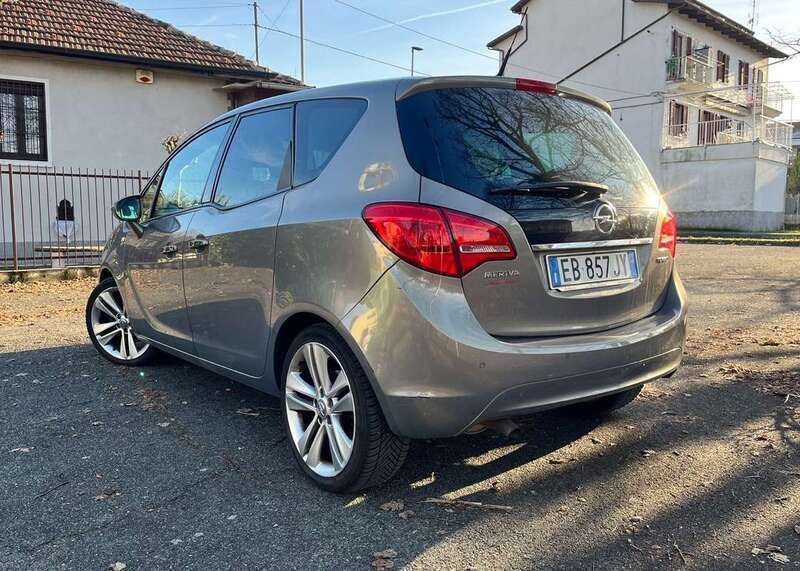 Grigio Usata 2010 Opel Meriva Cosmo Monovolume | 4900 € - Immagine 1/4