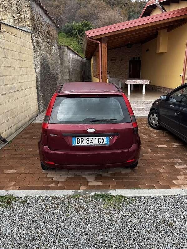 Usata Ford Fiesta Zetec 79 CV (58 kW) 2002 Berlina