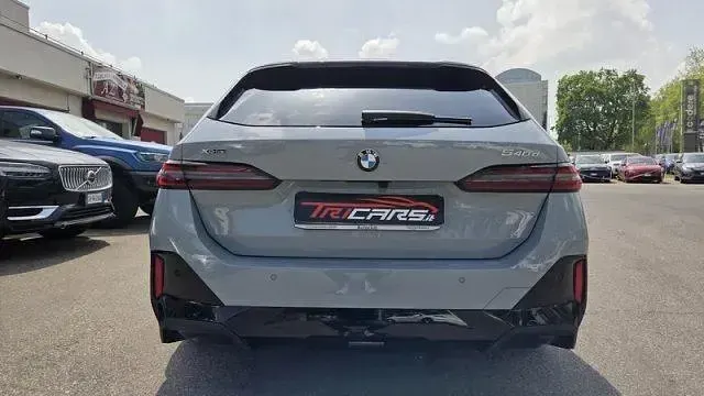 Usata BMW 540 M Sport 285 CV (209 kW) 2025 Grigio Station wagon