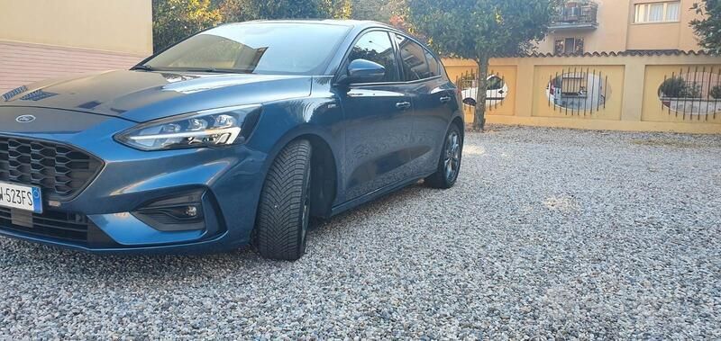 Usata Ford Focus 120 CV (88 kW) 2019 Blu Berlina