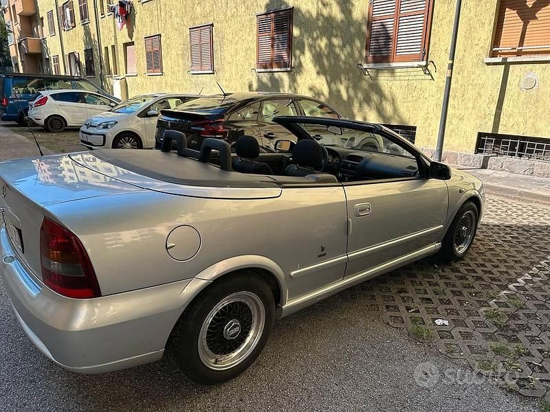 Usata Opel Astra Cabriolet 2005 Grigio Cabrio