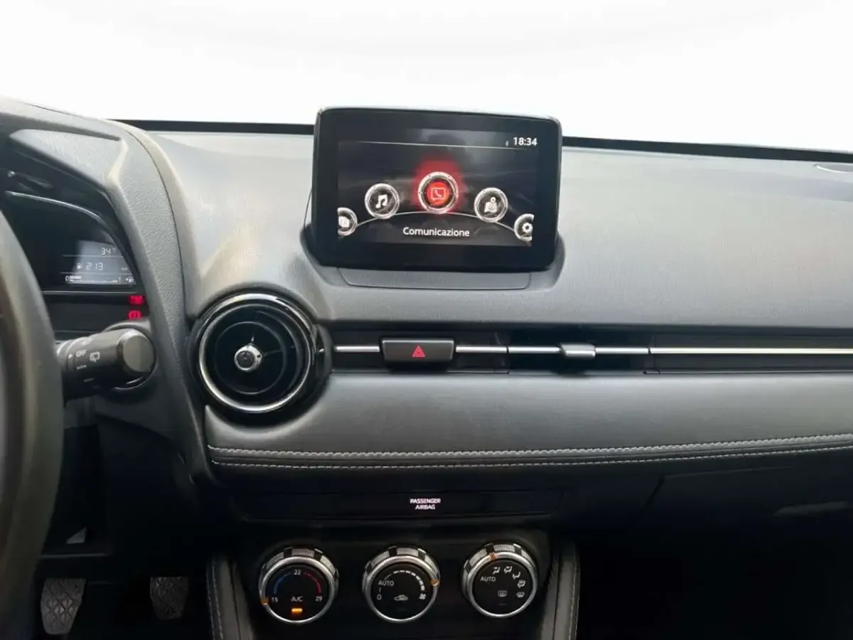 Usata Mazda 2 Exceed 105 CV (77 kW) 2018 Arctic white Berlina