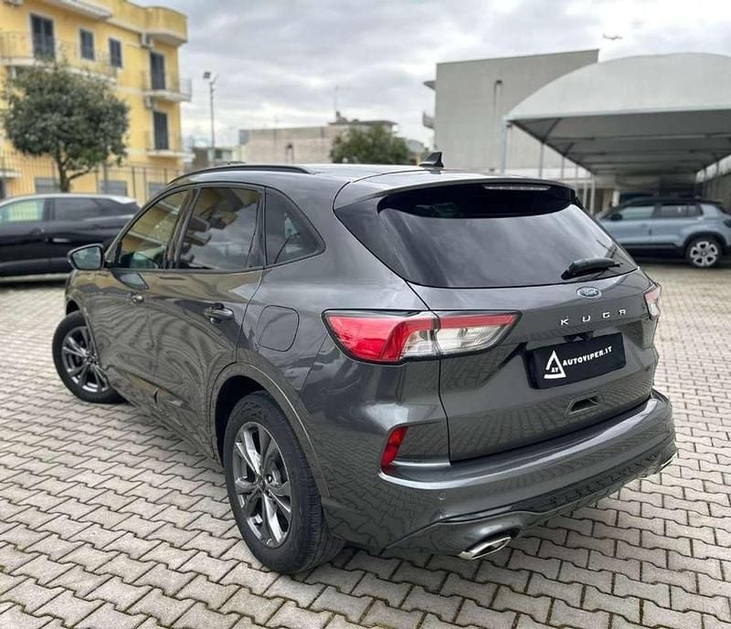 Usata Ford Kuga ST-Line 120 CV (88 kW) 2022 Grigio scuro SUV