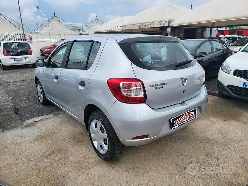 Usata Dacia Sandero Ambiance 75 CV (55 kW) 2016 Grigio Berlina