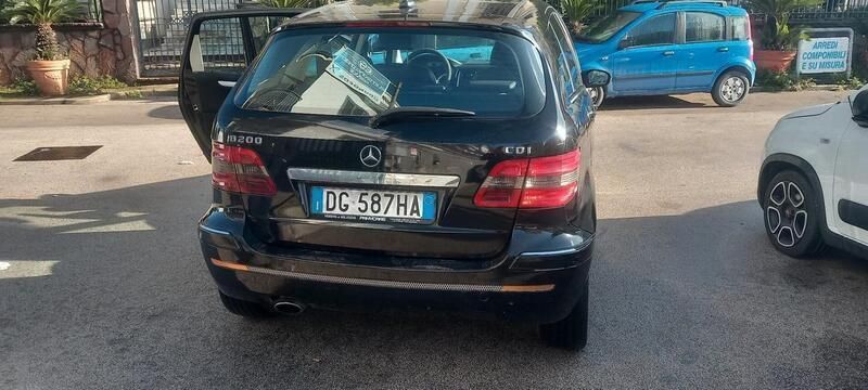 Usata Mercedes B200 140 CV (102 kW) 2007 Nero Monovolume