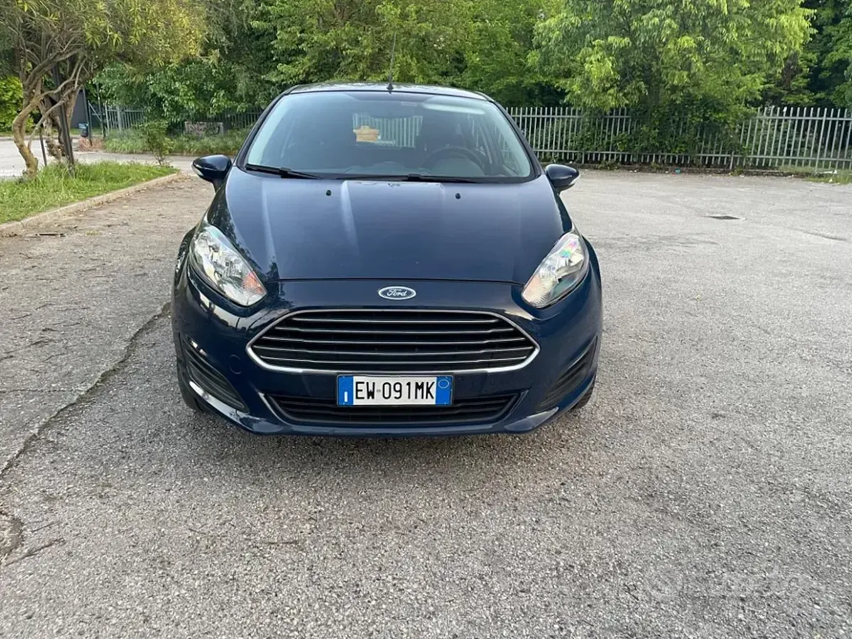 Second-hand Ford Fiesta Titanium 80 CP (58 kW) 2014 Albastru Hatchback