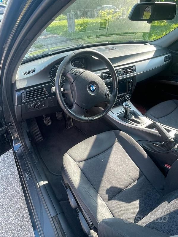 Usata BMW 320 177 CV (130 kW) 2007 Nero Station wagon