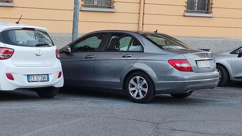 Usata Mercedes C220 Avantgarde 170 CV (125 kW) 2011 Berlina