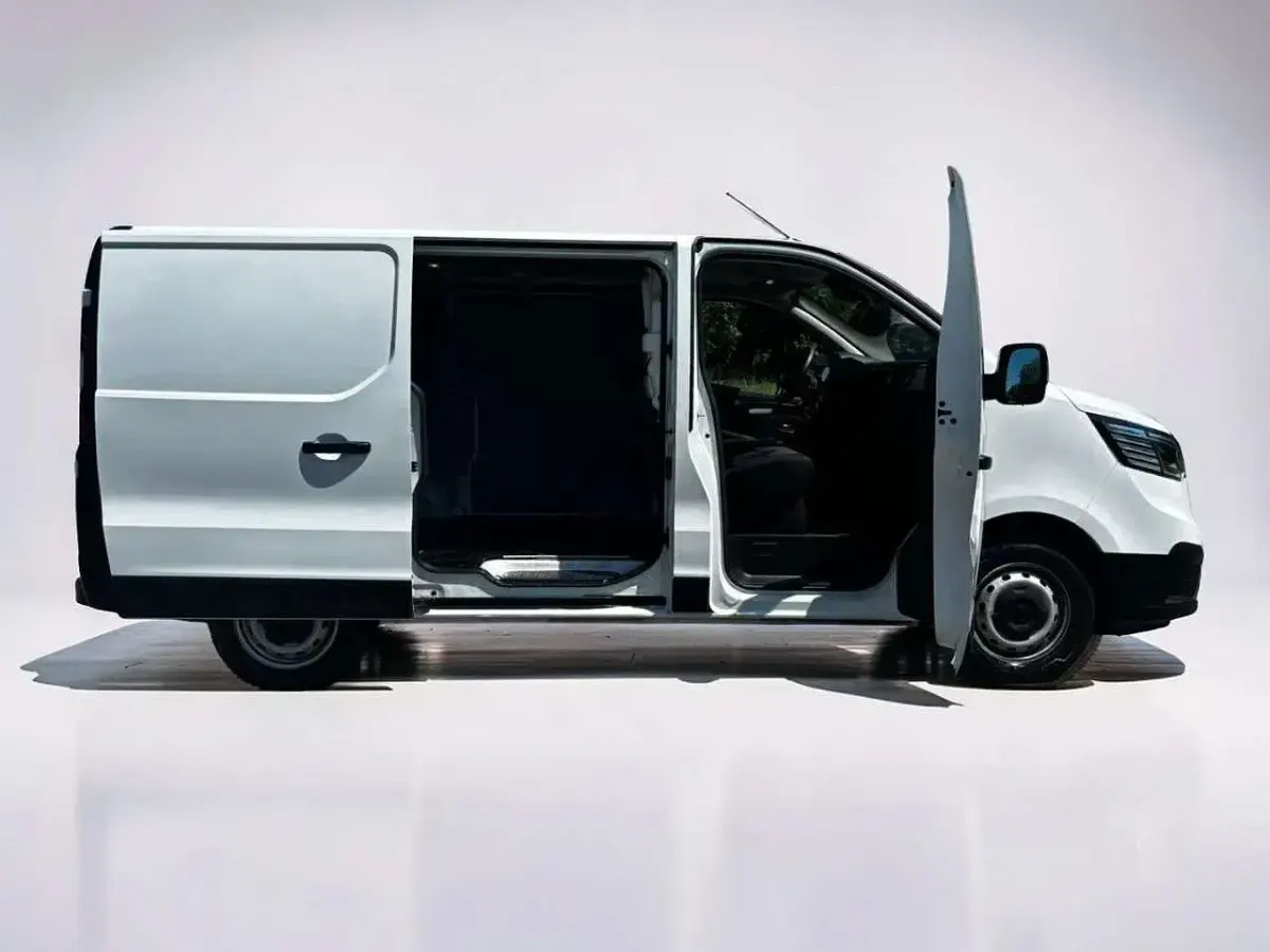 Usata Renault Trafic 110 CV (80 kW) 2024 Bianco Monovolume