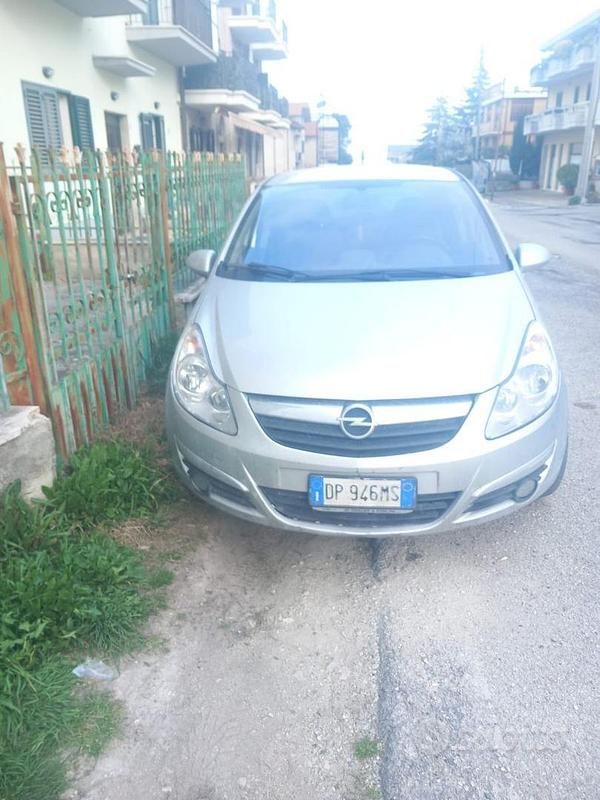 Usata Opel Corsa 90 CV (66 kW) 2009 Grigio Utilitaria