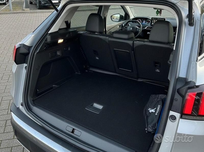 Usata Peugeot 3008 Allure 120 CV (88 kW) 2017 Grigio SUV
