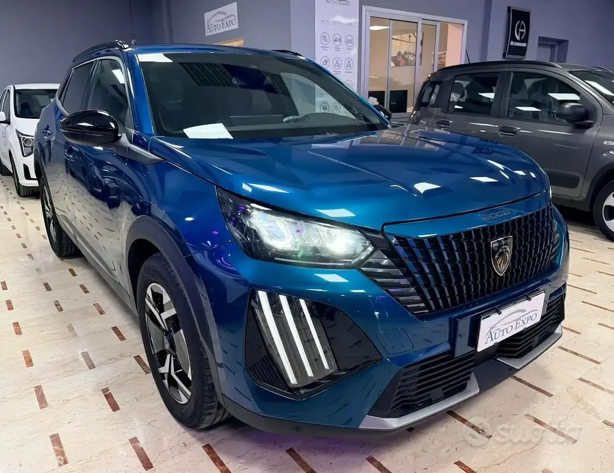 Usata Peugeot 2008 Allure 101 CV (74 kW) 2025 Bluazzurro SUV