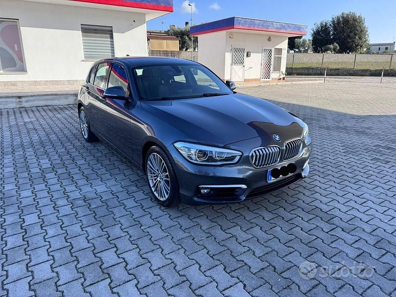 Usata BMW 118 150 CV (110 kW) 2020 Grigio Utilitaria