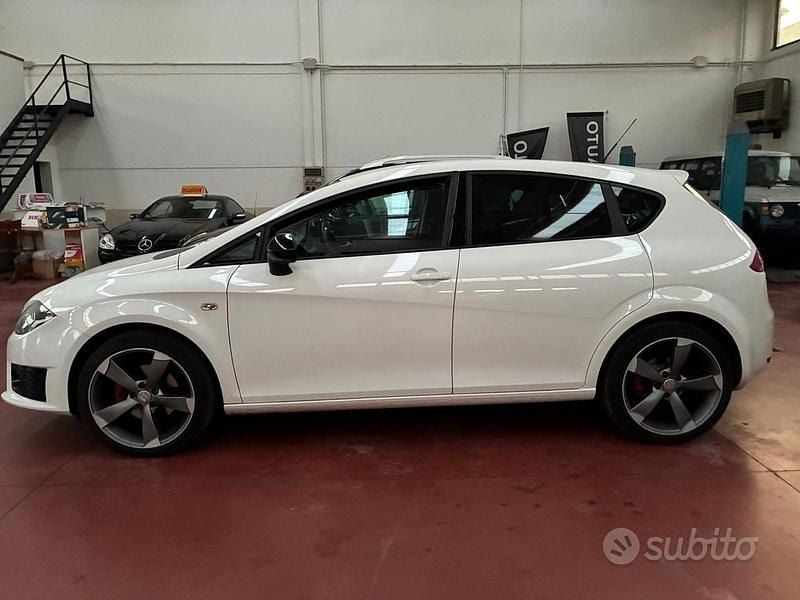 Usata Seat Leon FR 140 CV (102 kW) 2011 Bianco Utilitaria