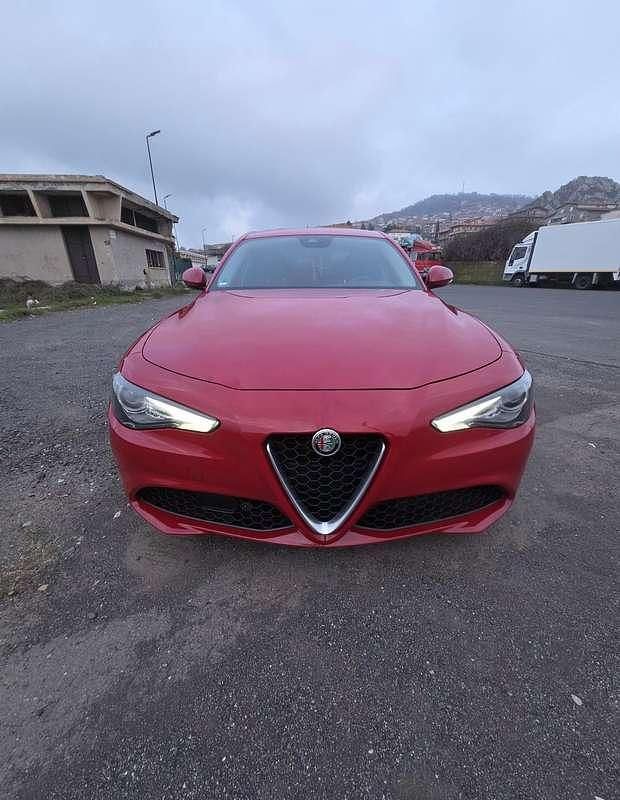 Usata Alfa Romeo Giulia Super 200 CV (147 kW) 2018 Rosso Berlina