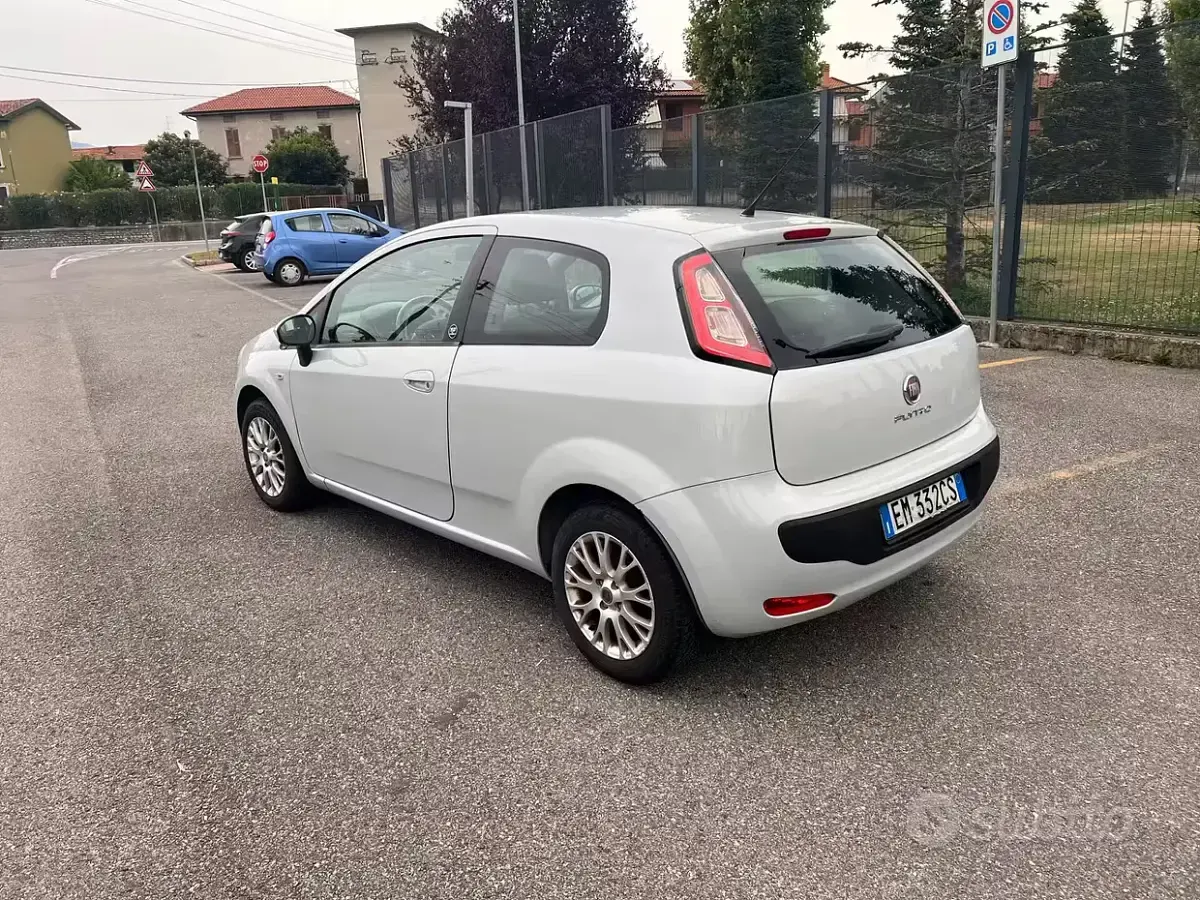 Usata Fiat Grande Punto S 69 CV (50 kW) 2012 Bianco Utilitaria