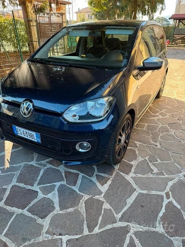 Usata VW up! Highline 75 CV (55 kW) 2012 Blu Utilitaria