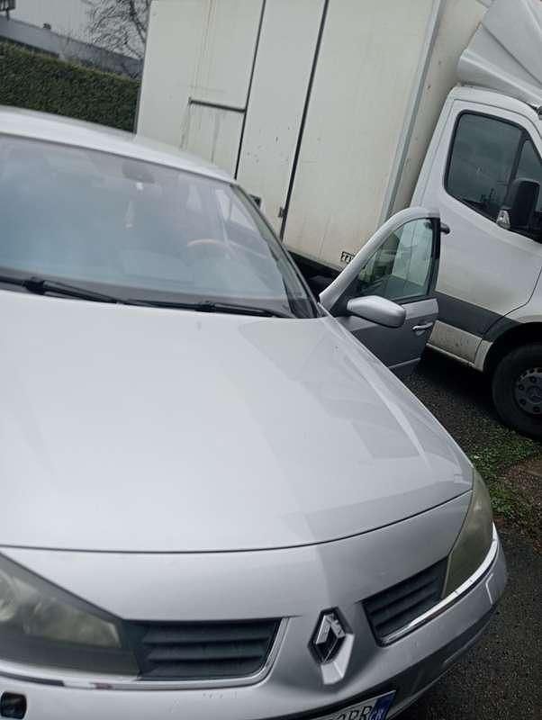 Usata Renault Laguna II Initiale 150 CV (110 kW) 2006 Berlina