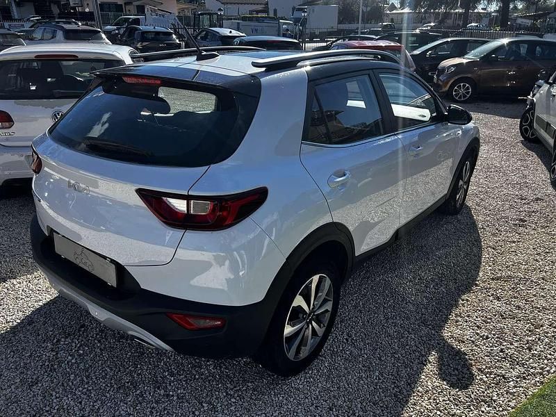 Usata Kia Stonic Style 101 CV (74 kW) 2022 Bianco SUV