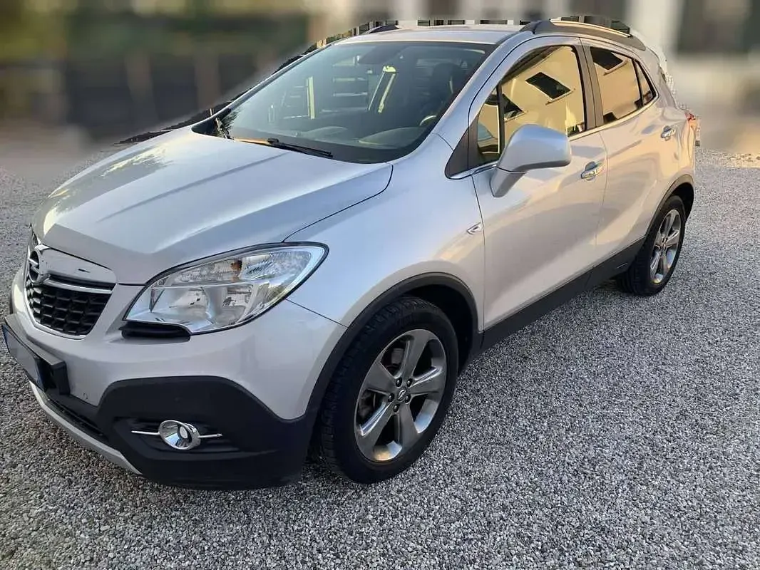 Usata Opel Mokka Cosmo 131 CV (96 kW) 2012 Argento SUV