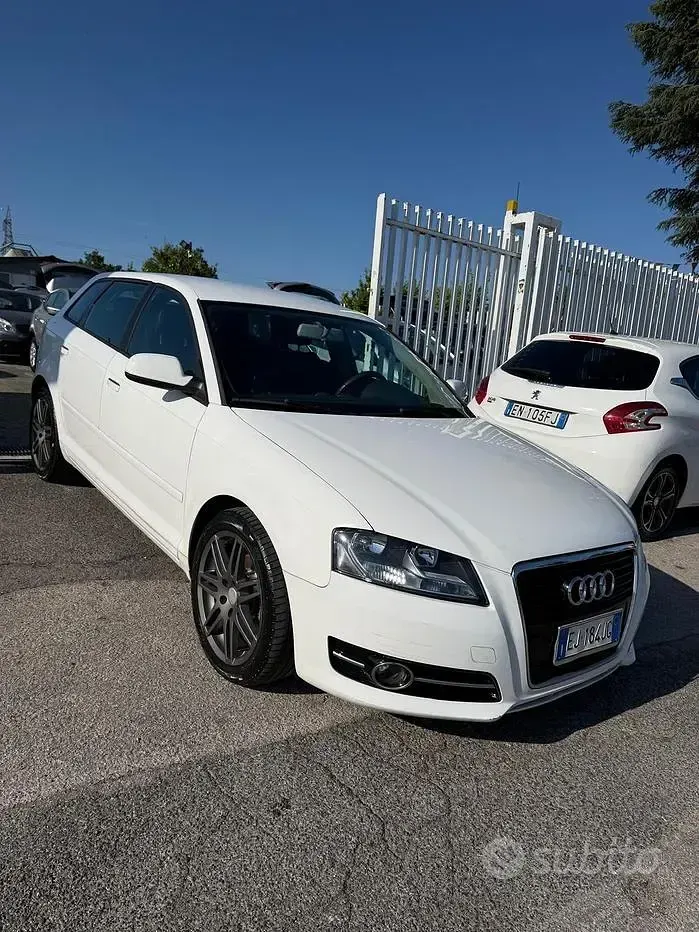 Usata Audi A3 Ambition 105 CV (77 kW) 2011 Bianco Utilitaria