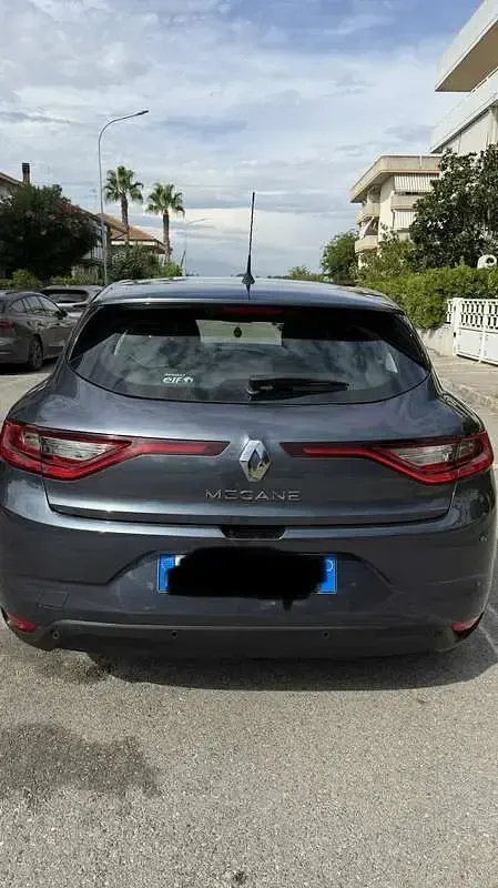 Usata Renault Mégane III Zen 110 CV (80 kW) 2016 Berlina