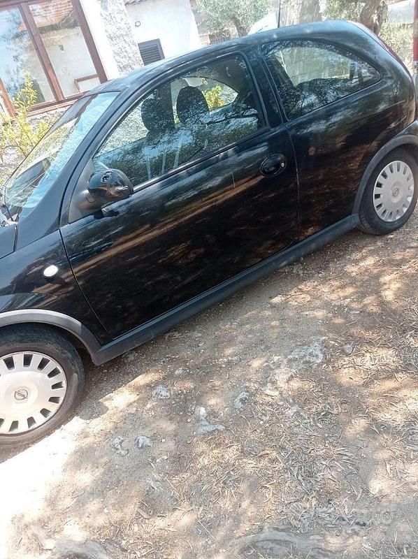 Usata Opel Corsa 75 CV (55 kW) 2005 Nero Berlina