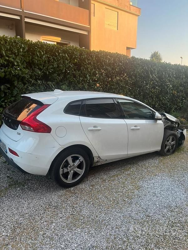 Usata Volvo V40 2016 Bianco Berlina