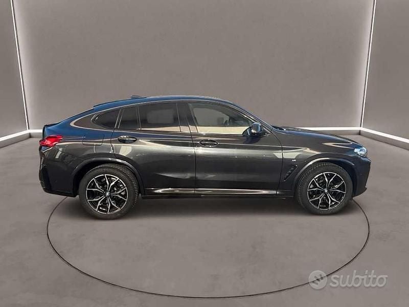 Begagnad BMW X4 Comfort Edition 190 HK (139 kW) 2023 Grå SUV