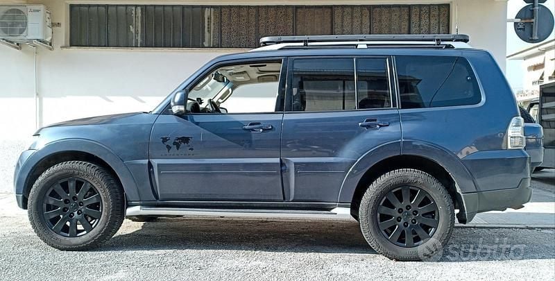 Usata Mitsubishi Pajero Instyle 170 CV (125 kW) 2009 Blu SUV