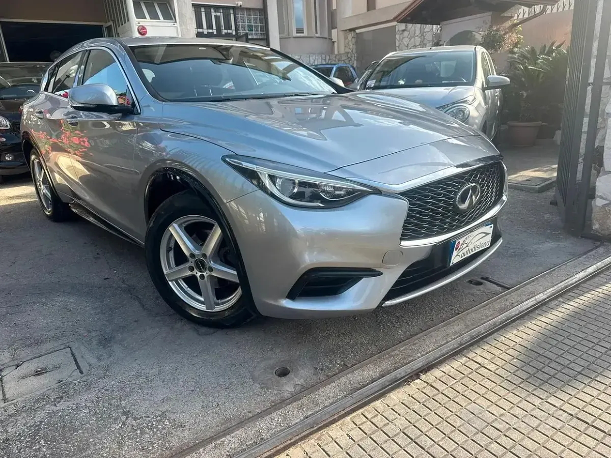 Usata Infiniti Q30 Premium 109 CV (80 kW) 2018 Grigio Berlina