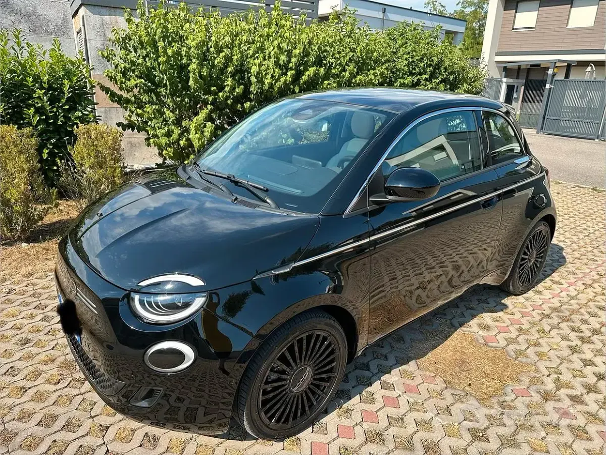 Usata Fiat 500e La Prima 42 kW (58 CV) 2022 Nero Berlina