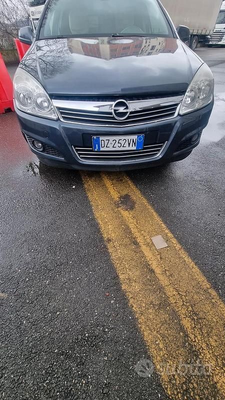 Usata Opel Astra 110 CV (80 kW) 2010 Blu Station wagon
