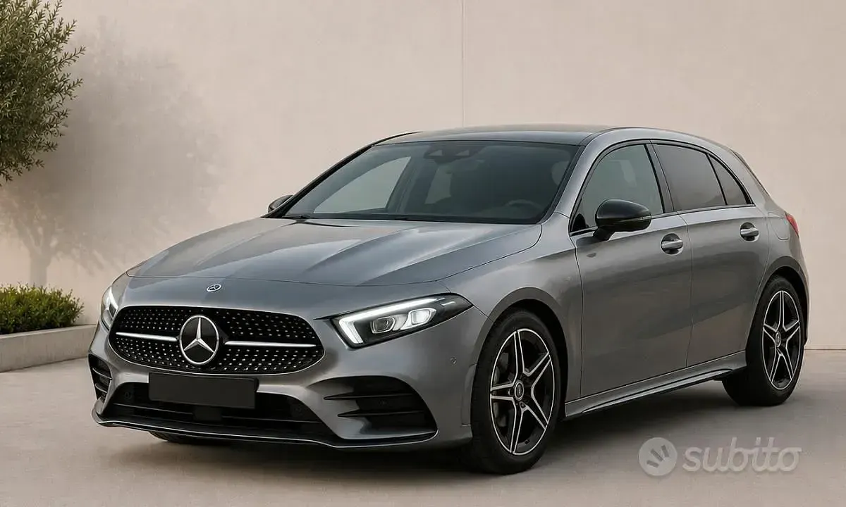 Usata Mercedes A180 Premium 116 CV (85 kW) 2020 Grigio Berlina