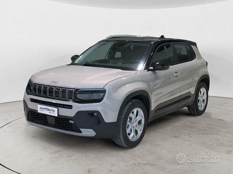 Usata Jeep Avenger Altitude 101 CV (74 kW) 2023 Beige SUV