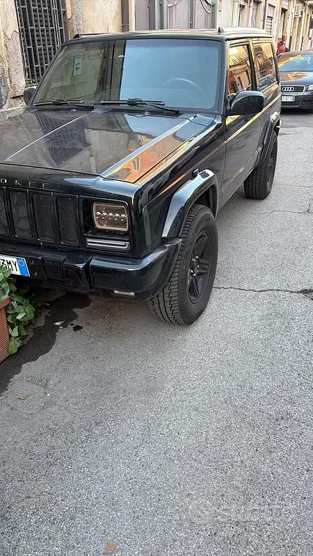Usata Jeep Cherokee 116 CV (85 kW) 1998 Nero SUV