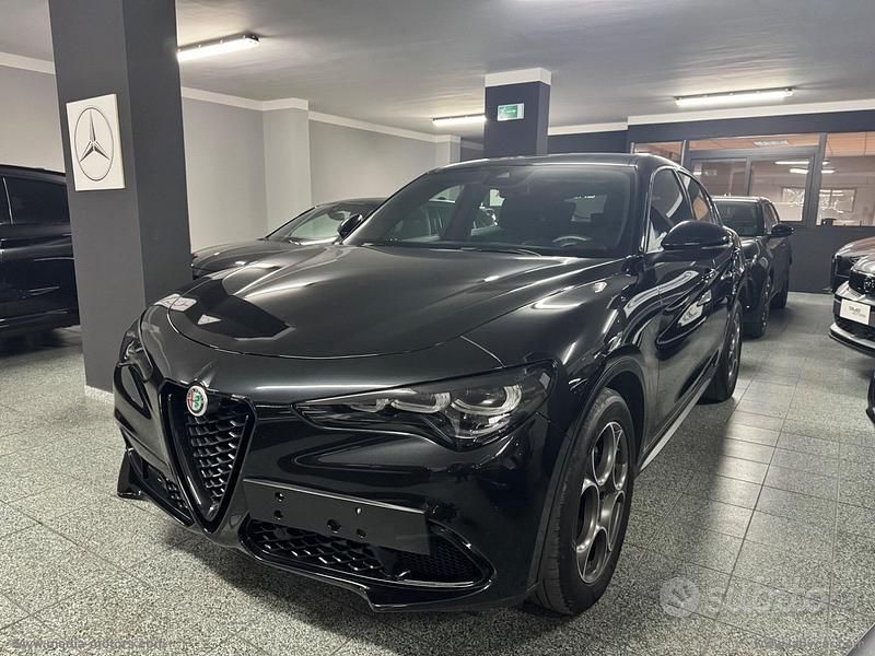 Usata Alfa Romeo Stelvio Sprint 160 CV (117 kW) 2024 Nero SUV