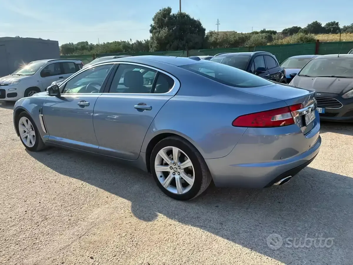 Usata Jaguar XF Premium Luxury 207 CV (152 kW) 2008 Grigio Berlina
