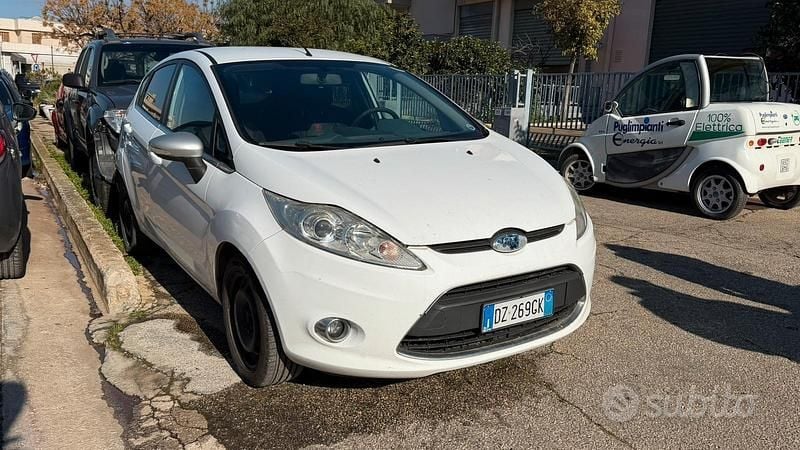 Usata Ford Fiesta 2009 Bianco Utilitaria