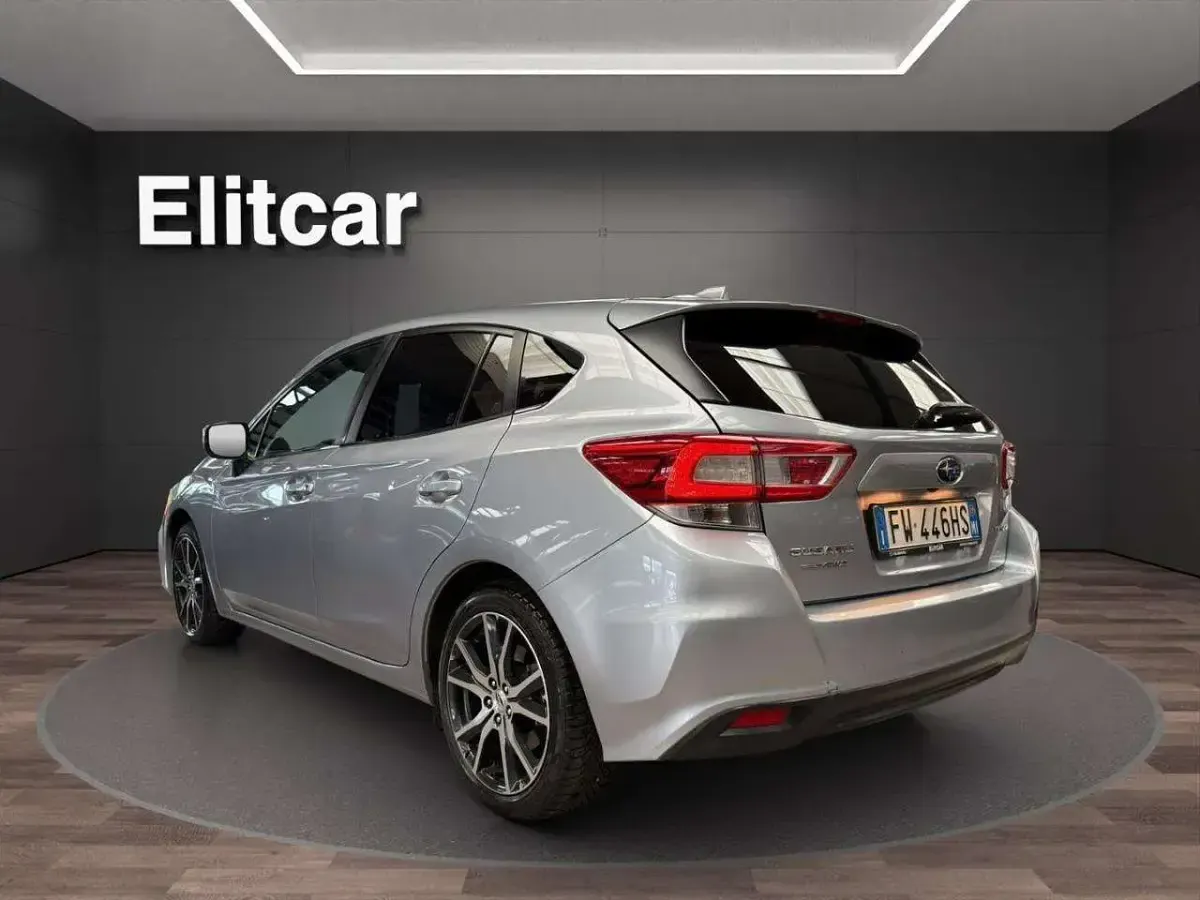 Usata Subaru Impreza Style 114 CV (83 kW) 2019 Argento Berlina